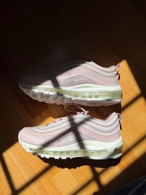 Nike Women’s Air Max
